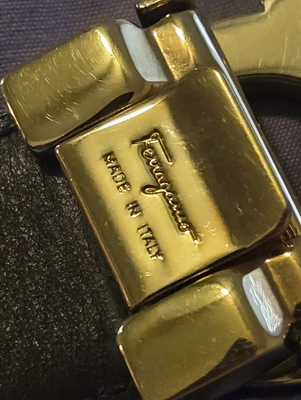 ✨️🚨Salvatore Ferragamo Gold Plate Belt Buckle🚨✨️